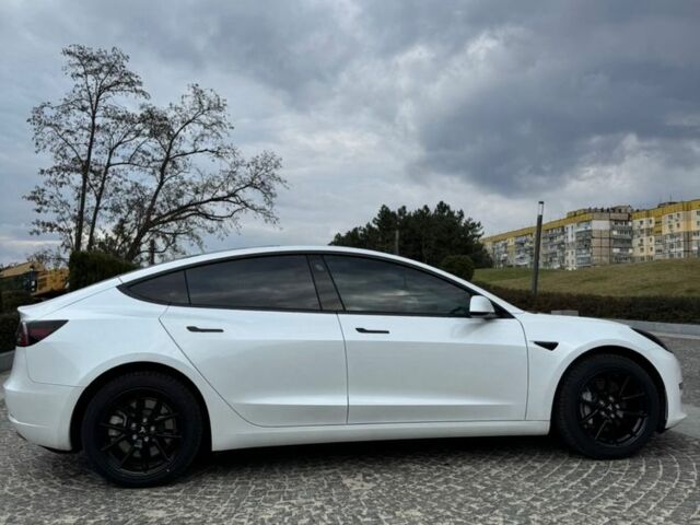 Белый Тесла Модель 3, объемом двигателя 0 л и пробегом 35 тыс. км за 21000 $, фото 4 на Automoto.ua