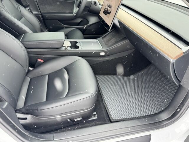 Белый Тесла Модель 3, объемом двигателя 0 л и пробегом 34 тыс. км за 20500 $, фото 22 на Automoto.ua