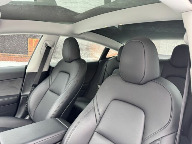 Белый Тесла Модель 3, объемом двигателя 0 л и пробегом 34 тыс. км за 20500 $, фото 16 на Automoto.ua