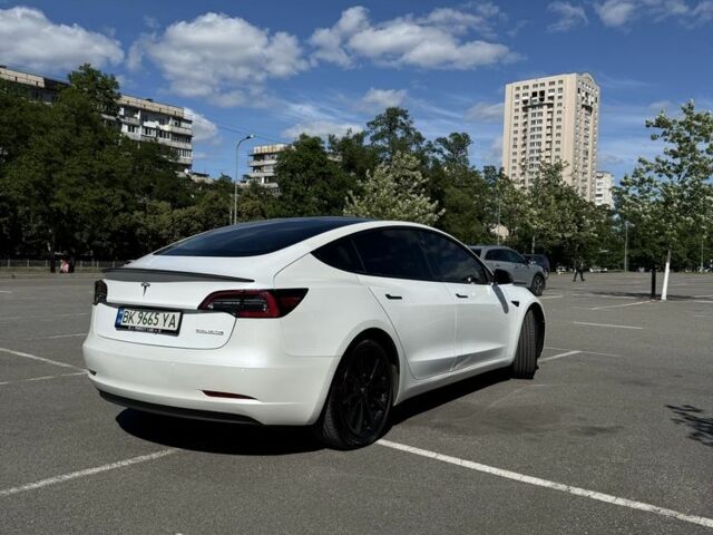 Білий Тесла Модель 3, об'ємом двигуна 0 л та пробігом 82 тис. км за 16400 $, фото 4 на Automoto.ua