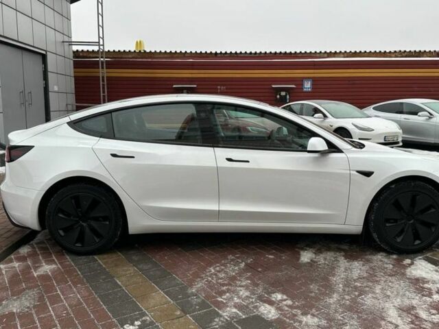 Белый Тесла Модель 3, объемом двигателя 0 л и пробегом 65 тыс. км за 15990 $, фото 3 на Automoto.ua