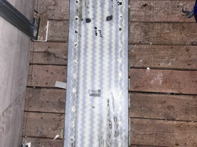 Білий Тесла Модель 3, об'ємом двигуна 0 л та пробігом 123 тис. км за 391 $, фото 1 на Automoto.ua