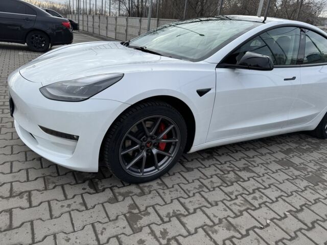 Белый Тесла Модель 3, объемом двигателя 0 л и пробегом 41 тыс. км за 22500 $, фото 4 на Automoto.ua