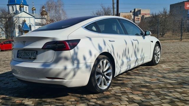 Белый Тесла Модель 3, объемом двигателя 0 л и пробегом 220 тыс. км за 13750 $, фото 30 на Automoto.ua