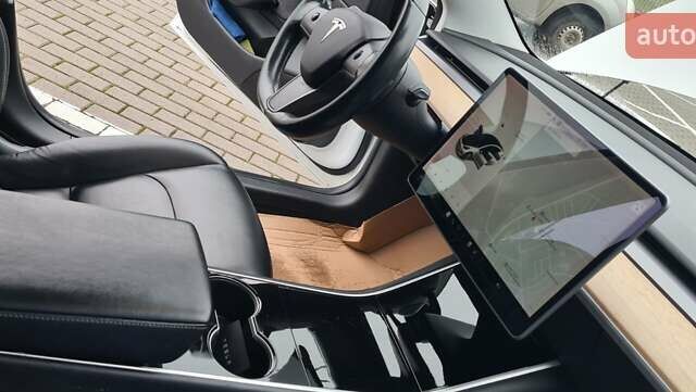 Белый Тесла Модель 3, объемом двигателя 0 л и пробегом 247 тыс. км за 13950 $, фото 11 на Automoto.ua