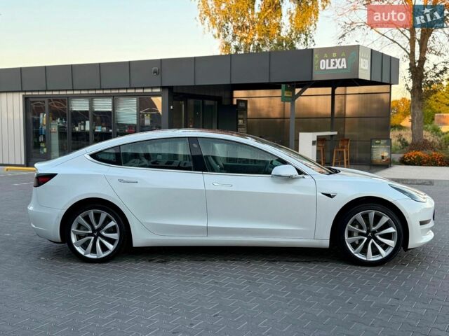 Белый Тесла Модель 3, объемом двигателя 0 л и пробегом 255 тыс. км за 13400 $, фото 16 на Automoto.ua