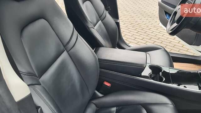 Белый Тесла Модель 3, объемом двигателя 0 л и пробегом 247 тыс. км за 13950 $, фото 25 на Automoto.ua