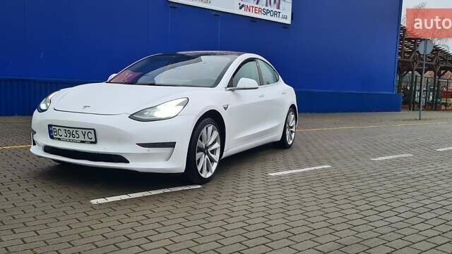 Белый Тесла Модель 3, объемом двигателя 0 л и пробегом 247 тыс. км за 13950 $, фото 7 на Automoto.ua