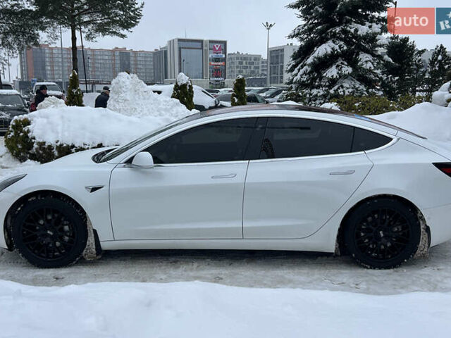 Білий Тесла Модель 3, об'ємом двигуна 0 л та пробігом 165 тис. км за 16500 $, фото 3 на Automoto.ua