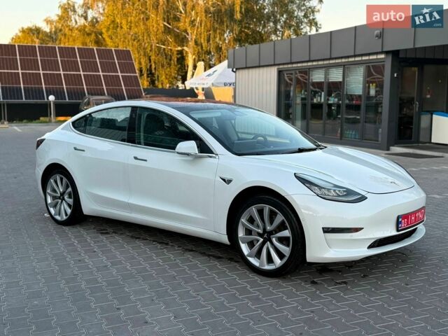 Белый Тесла Модель 3, объемом двигателя 0 л и пробегом 255 тыс. км за 13400 $, фото 17 на Automoto.ua