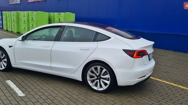 Белый Тесла Модель 3, объемом двигателя 0 л и пробегом 220 тыс. км за 13750 $, фото 9 на Automoto.ua