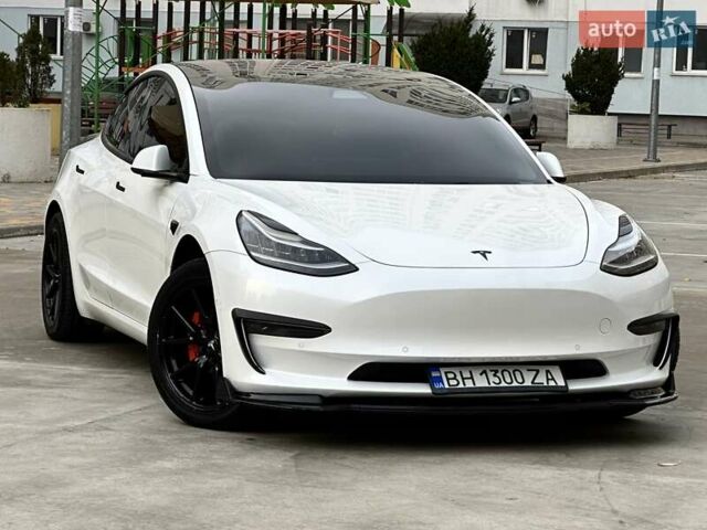 Белый Тесла Модель 3, объемом двигателя 0 л и пробегом 86 тыс. км за 19999 $, фото 2 на Automoto.ua