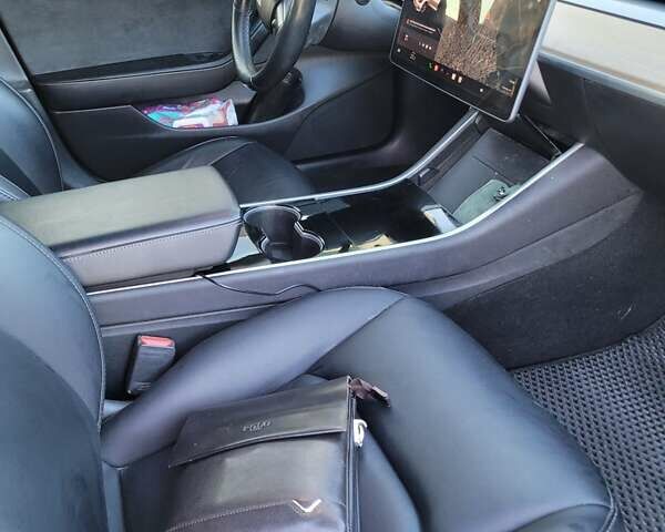 Тесла Модель 3 2017 в Львове на Automoto.ua Белый Тесла Модель 3, объемом двигателя 0 л и пробегом 199 тыс. км за 15999 $, фото 28 на Automoto.ua