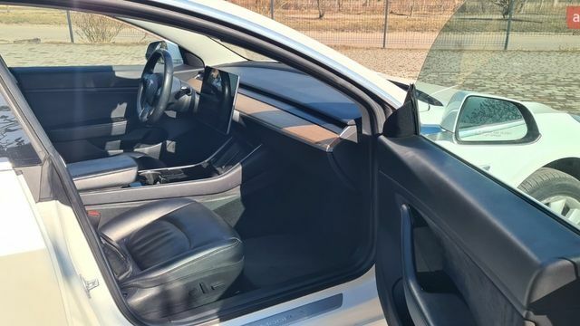 Белый Тесла Модель 3, объемом двигателя 0 л и пробегом 220 тыс. км за 13750 $, фото 24 на Automoto.ua