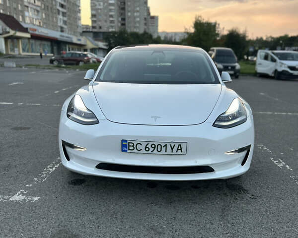 Білий Тесла Модель 3, об'ємом двигуна 0 л та пробігом 47 тис. км за 16199 $, фото 22 на Automoto.ua