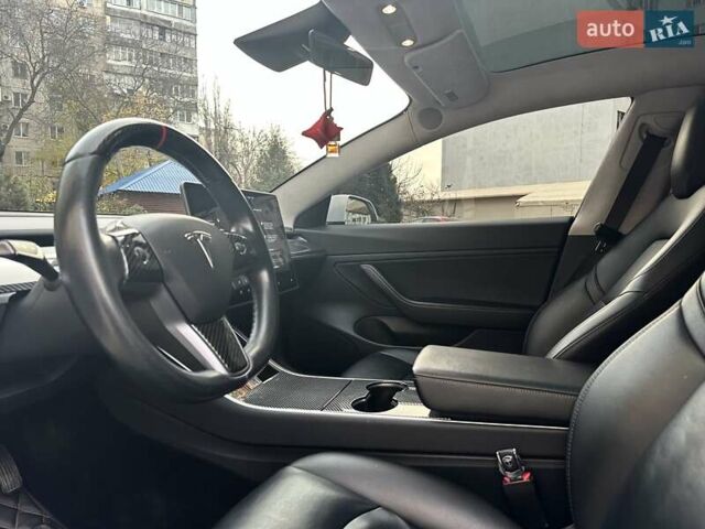 Белый Тесла Модель 3, объемом двигателя 0 л и пробегом 86 тыс. км за 19999 $, фото 16 на Automoto.ua