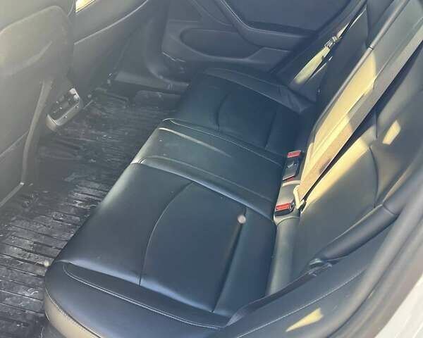 Белый Тесла Модель 3, объемом двигателя 0 л и пробегом 165 тыс. км за 16200 $, фото 9 на Automoto.ua