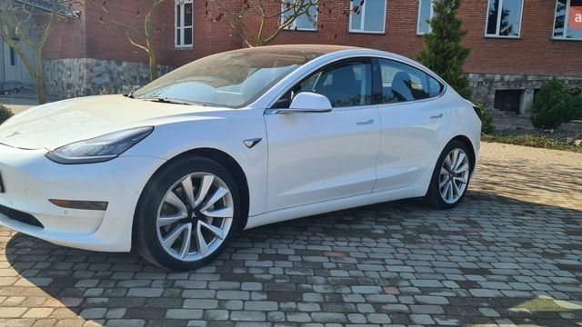 Белый Тесла Модель 3, объемом двигателя 0 л и пробегом 220 тыс. км за 13750 $, фото 33 на Automoto.ua