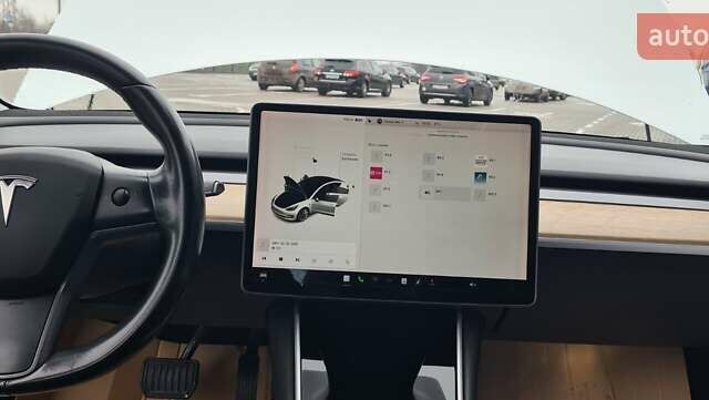 Белый Тесла Модель 3, объемом двигателя 0 л и пробегом 247 тыс. км за 13950 $, фото 21 на Automoto.ua