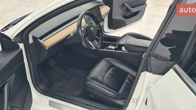 Белый Тесла Модель 3, объемом двигателя 0 л и пробегом 190 тыс. км за 13450 $, фото 29 на Automoto.ua