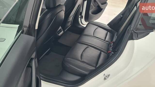 Белый Тесла Модель 3, объемом двигателя 0 л и пробегом 190 тыс. км за 13450 $, фото 28 на Automoto.ua