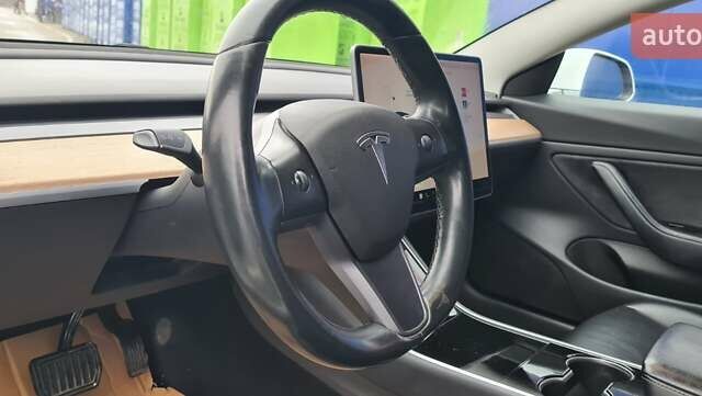 Белый Тесла Модель 3, объемом двигателя 0 л и пробегом 247 тыс. км за 13950 $, фото 15 на Automoto.ua