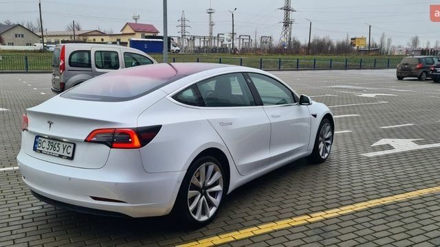 Белый Тесла Модель 3, объемом двигателя 0 л и пробегом 220 тыс. км за 13750 $, фото 7 на Automoto.ua