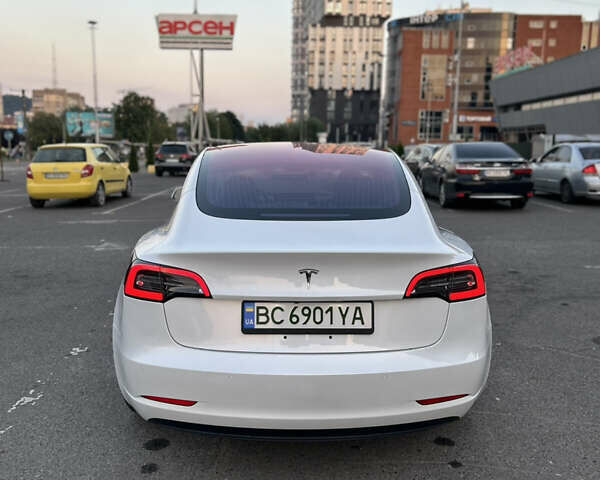 Білий Тесла Модель 3, об'ємом двигуна 0 л та пробігом 47 тис. км за 16199 $, фото 12 на Automoto.ua
