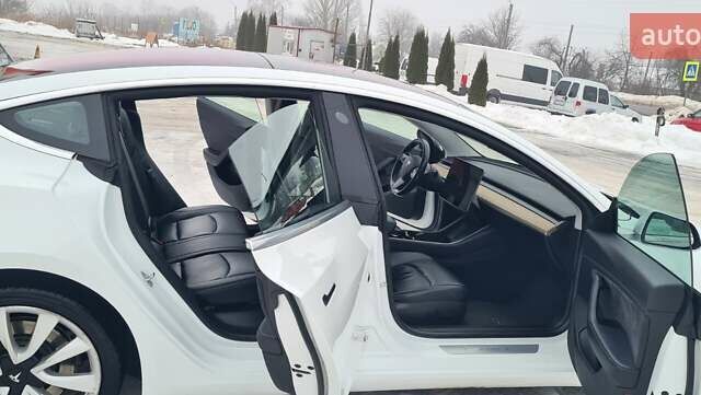 Белый Тесла Модель 3, объемом двигателя 0 л и пробегом 190 тыс. км за 13450 $, фото 30 на Automoto.ua