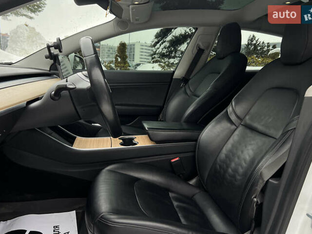 Білий Тесла Модель 3, об'ємом двигуна 0 л та пробігом 165 тис. км за 16500 $, фото 7 на Automoto.ua