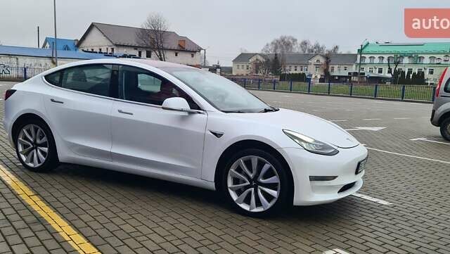 Белый Тесла Модель 3, объемом двигателя 0 л и пробегом 247 тыс. км за 13950 $, фото 6 на Automoto.ua