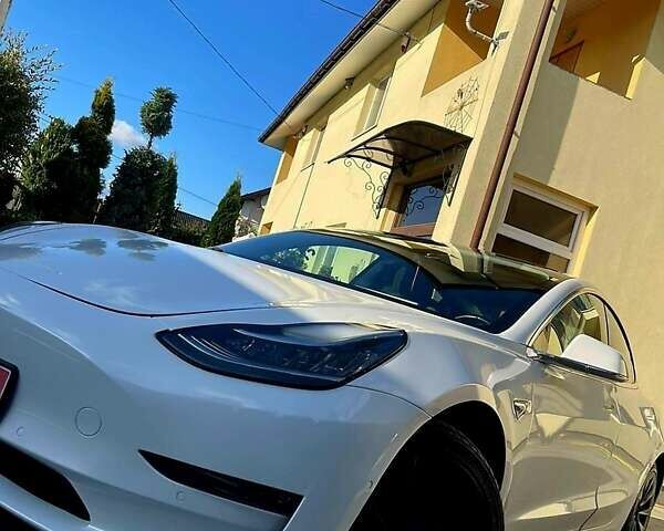 Тесла Модель 3 2017 в Львове на Automoto.ua Белый Тесла Модель 3, объемом двигателя 0 л и пробегом 199 тыс. км за 15999 $, фото 5 на Automoto.ua