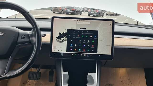 Белый Тесла Модель 3, объемом двигателя 0 л и пробегом 190 тыс. км за 13450 $, фото 4 на Automoto.ua