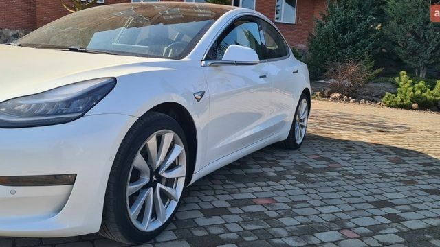 Белый Тесла Модель 3, объемом двигателя 0 л и пробегом 220 тыс. км за 13750 $, фото 26 на Automoto.ua