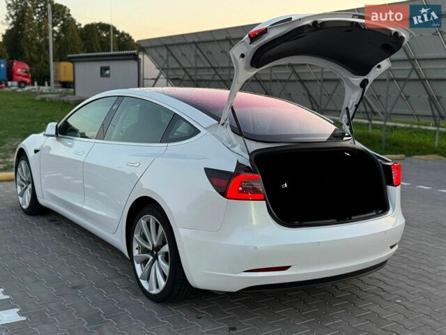 Белый Тесла Модель 3, объемом двигателя 0 л и пробегом 255 тыс. км за 13400 $, фото 78 на Automoto.ua