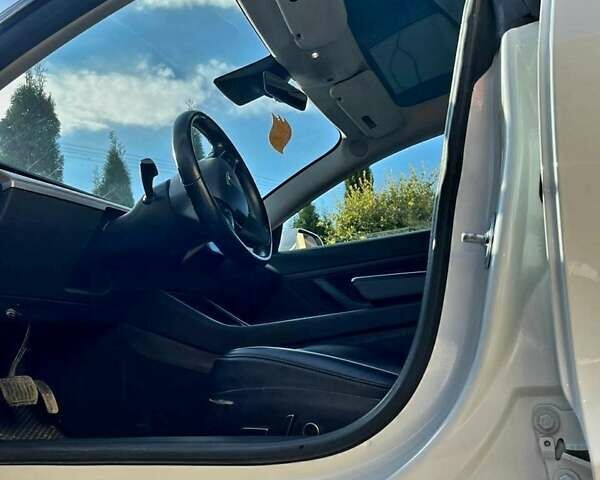 Тесла Модель 3 2017 в Львове на Automoto.ua Белый Тесла Модель 3, объемом двигателя 0 л и пробегом 199 тыс. км за 15999 $, фото 25 на Automoto.ua