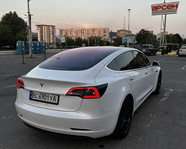 Білий Тесла Модель 3, об'ємом двигуна 0 л та пробігом 47 тис. км за 16199 $, фото 7 на Automoto.ua