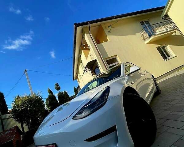 Тесла Модель 3 2017 в Львове на Automoto.ua Белый Тесла Модель 3, объемом двигателя 0 л и пробегом 199 тыс. км за 15999 $, фото 13 на Automoto.ua