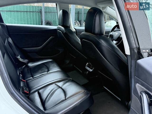 Білий Тесла Модель 3, об'ємом двигуна 0 л та пробігом 247 тис. км за 13999 $, фото 12 на Automoto.ua