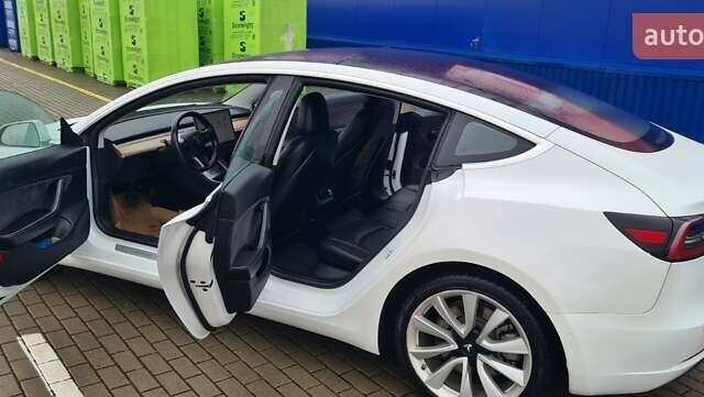 Белый Тесла Модель 3, объемом двигателя 0 л и пробегом 247 тыс. км за 13950 $, фото 23 на Automoto.ua