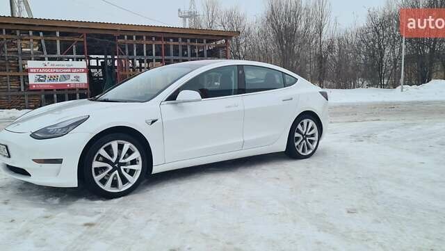 Белый Тесла Модель 3, объемом двигателя 0 л и пробегом 190 тыс. км за 13450 $, фото 19 на Automoto.ua