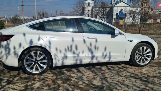 Белый Тесла Модель 3, объемом двигателя 0 л и пробегом 220 тыс. км за 13750 $, фото 29 на Automoto.ua