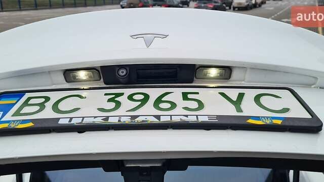 Белый Тесла Модель 3, объемом двигателя 0 л и пробегом 190 тыс. км за 13450 $, фото 5 на Automoto.ua