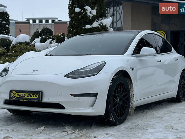 Білий Тесла Модель 3, об'ємом двигуна 0 л та пробігом 165 тис. км за 16500 $, фото 2 на Automoto.ua
