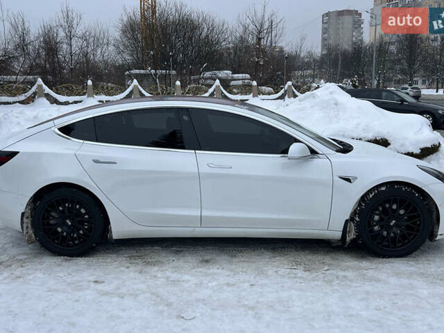 Білий Тесла Модель 3, об'ємом двигуна 0 л та пробігом 165 тис. км за 16500 $, фото 6 на Automoto.ua