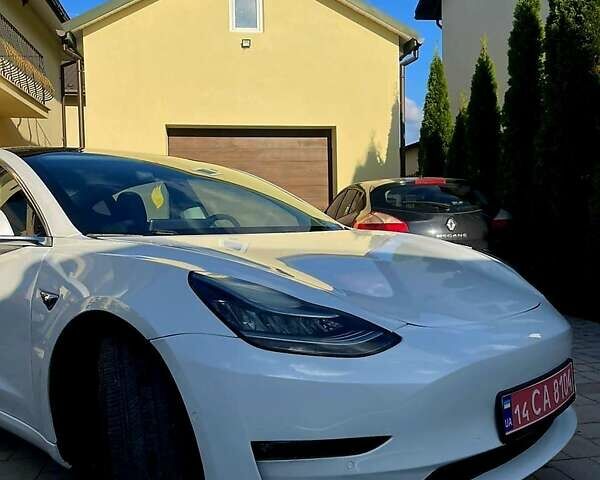 Тесла Модель 3 2017 в Львове на Automoto.ua Белый Тесла Модель 3, объемом двигателя 0 л и пробегом 199 тыс. км за 15999 $, фото 2 на Automoto.ua