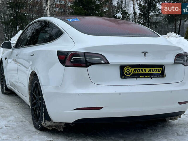 Білий Тесла Модель 3, об'ємом двигуна 0 л та пробігом 165 тис. км за 16500 $, фото 4 на Automoto.ua