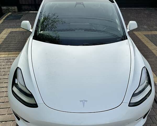 Белый Тесла Модель 3, объемом двигателя 0 л и пробегом 80 тыс. км за 22200 $, фото 1 на Automoto.ua