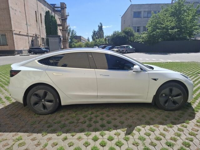 Білий Тесла Модель 3, об'ємом двигуна 0 л та пробігом 90 тис. км за 17507 $, фото 7 на Automoto.ua