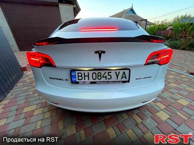 Белый Тесла Модель 3, объемом двигателя 0.26 л и пробегом 91 тыс. км за 19000 $, фото 5 на Automoto.ua